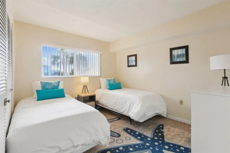 Beachside 2br/2ba Condo w/ Pool, Balcony & Boat Parking in St. Augustine