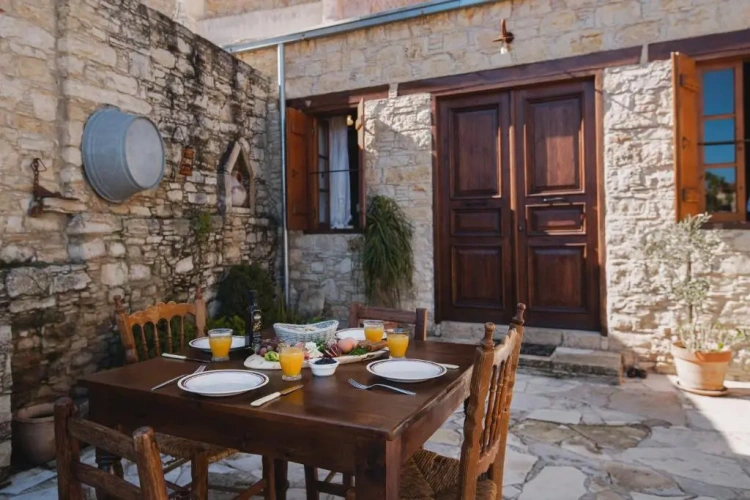 1 Bedroom Cottage with balcony and with view