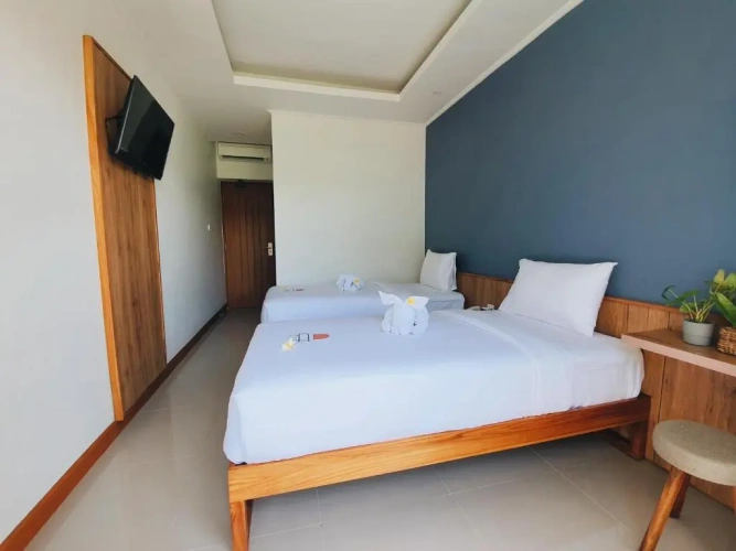 Standard Twin room with garden view
