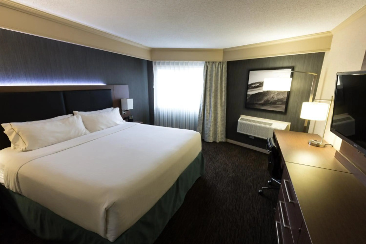 Holiday Inn Express Edmonton Downtown by IHG