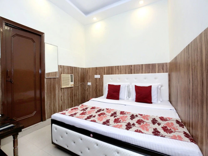 Hotel Aaryans