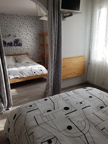 Standard Quadruple room with garden view