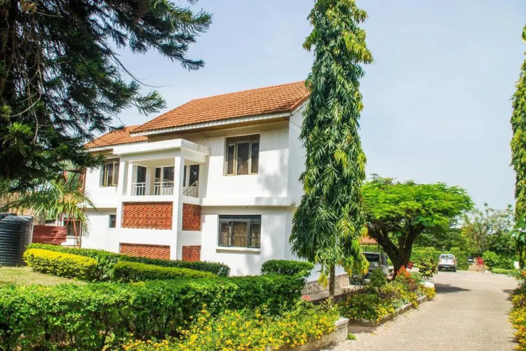 Heritage Park Hotel