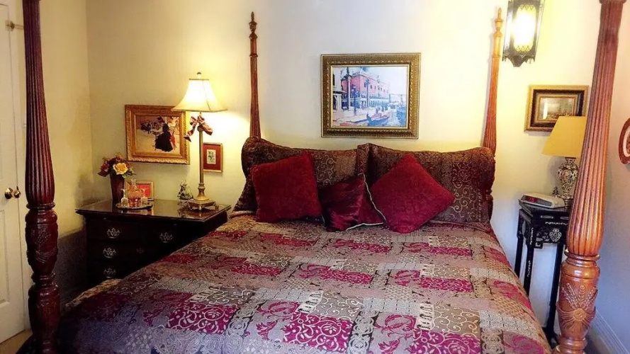 The Stone Hedge B&B