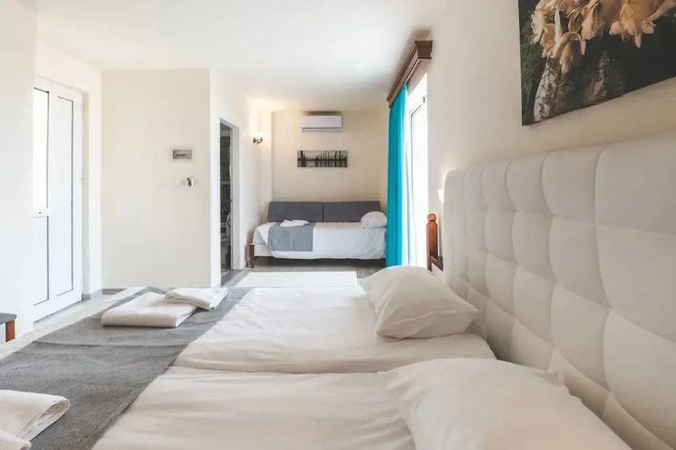 Superior Triple room with balcony