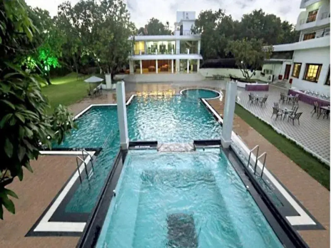 Pluz Resort