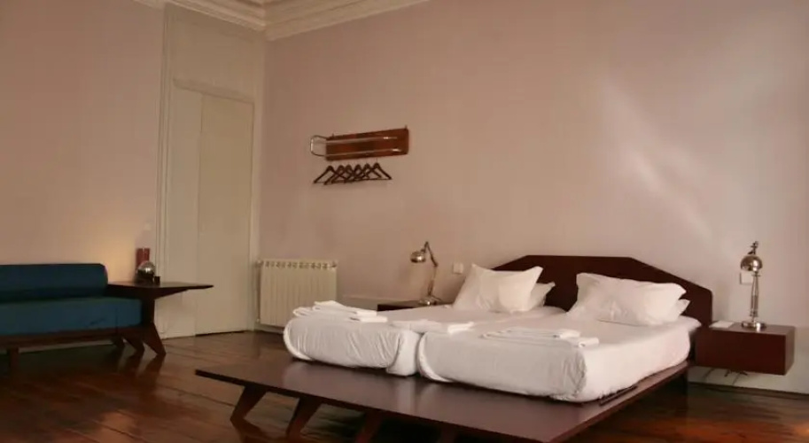 Almada Guesthouse