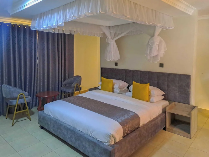 Distinction Gardens