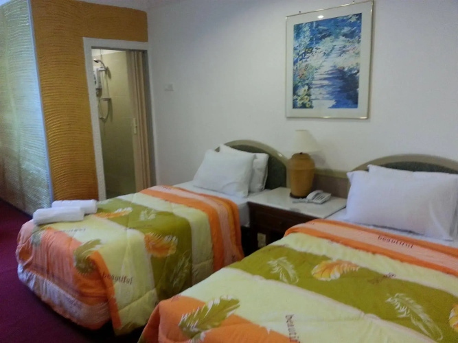 Easy Hotel