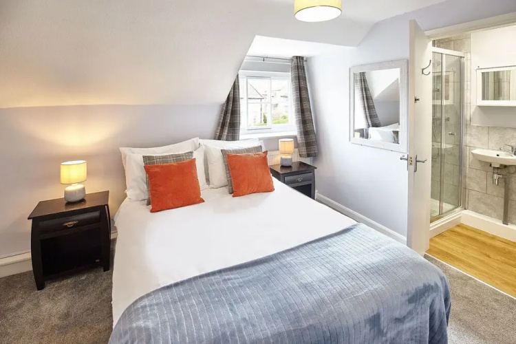 Host Stay Buckingham Square