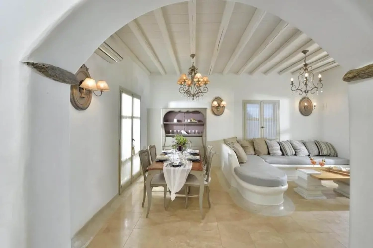5 Bedrooms Cottage