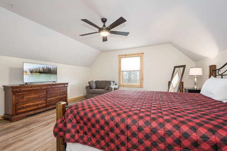 John's Place by Taylor Made Deep Creek
