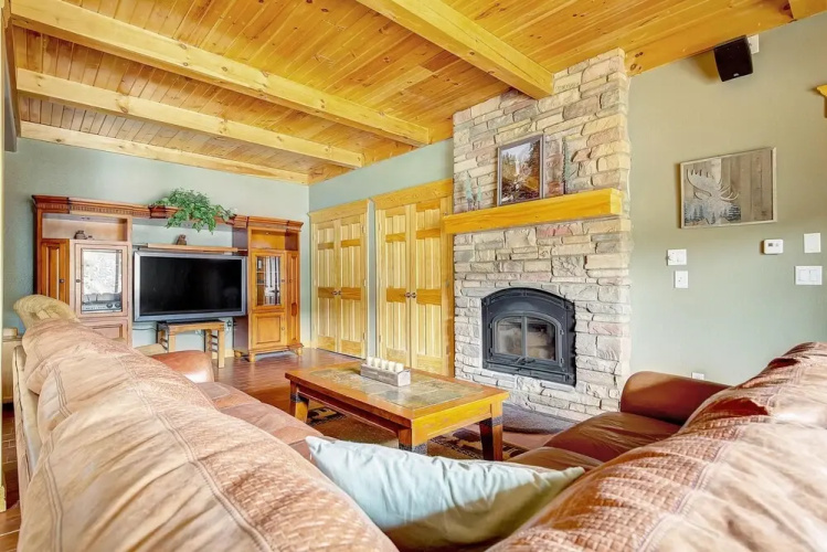 Secluded & Spacious Mountain Getaway