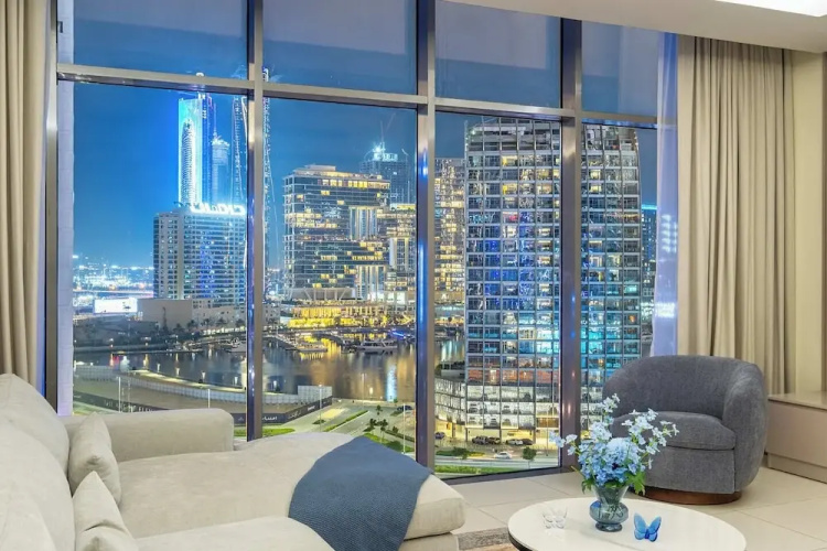 Spacious & Luxurious 2.5BD in Downtown