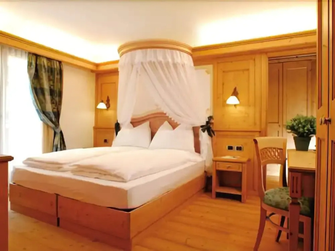 Nivis Hotel