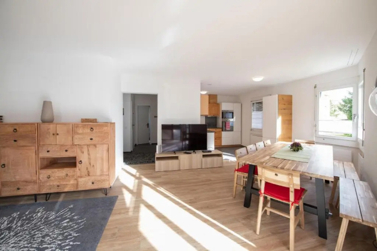 Agrimonia - 5,5-Zi Duplex Wohnung bis 9 Personen mit eigenem Garten