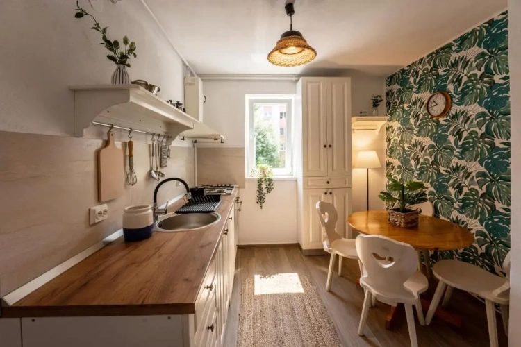 2 Bedrooms Apartment