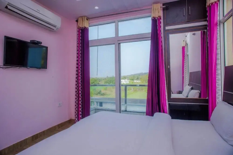 Corbett Castle Resort