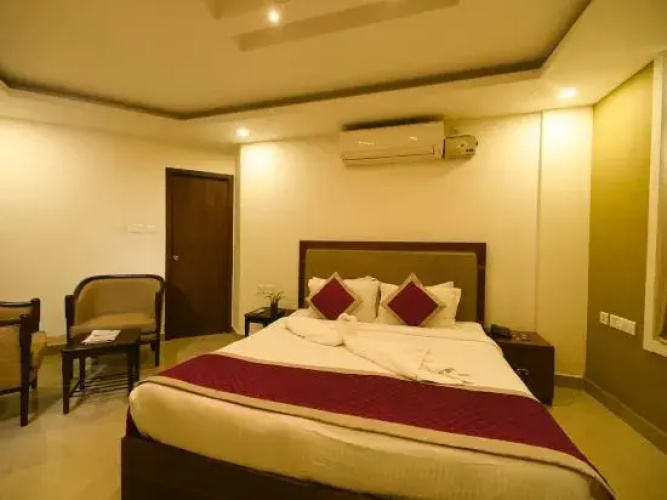 Glitz Inn
