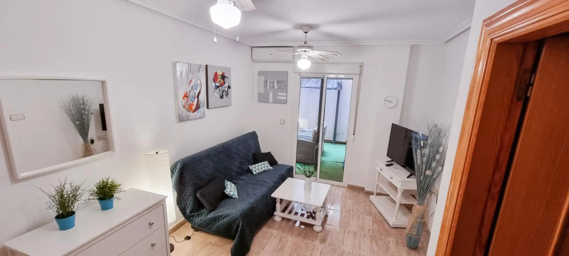 Cozy apartment 200m from the beach