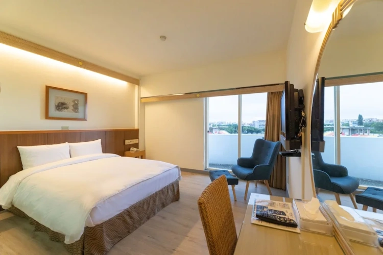 Superior Double room with city view