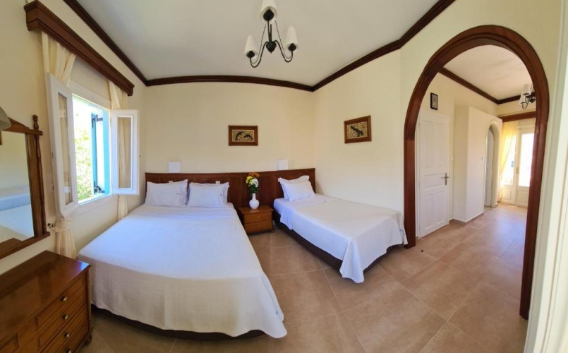 Standard Double room with pool view