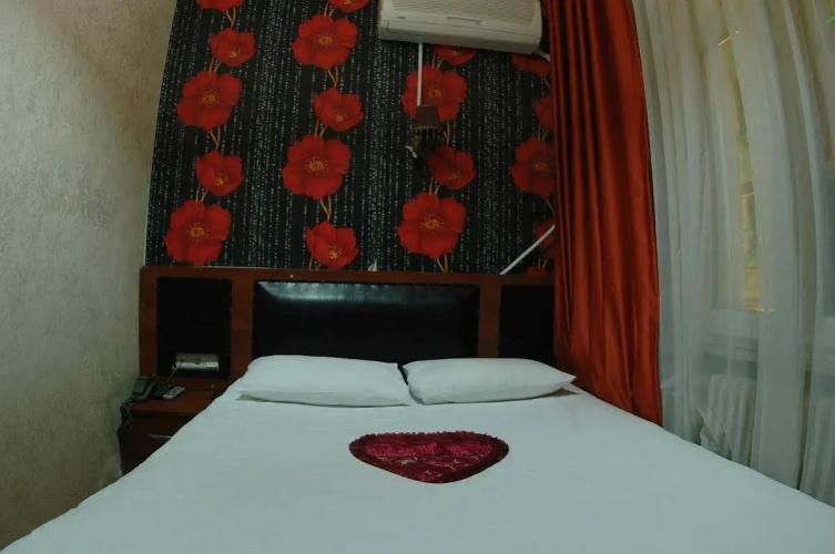 Emin Hotel
