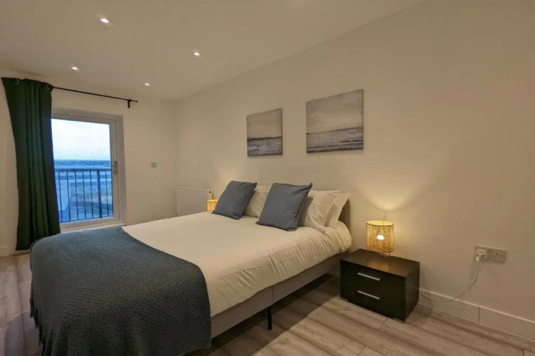 Hounslow Apartments by Charles Hope