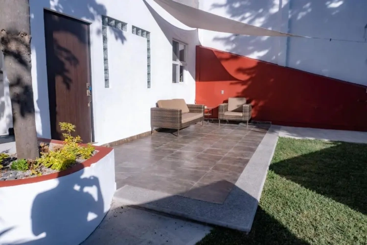 1 Bedroom Sextuple Cottage