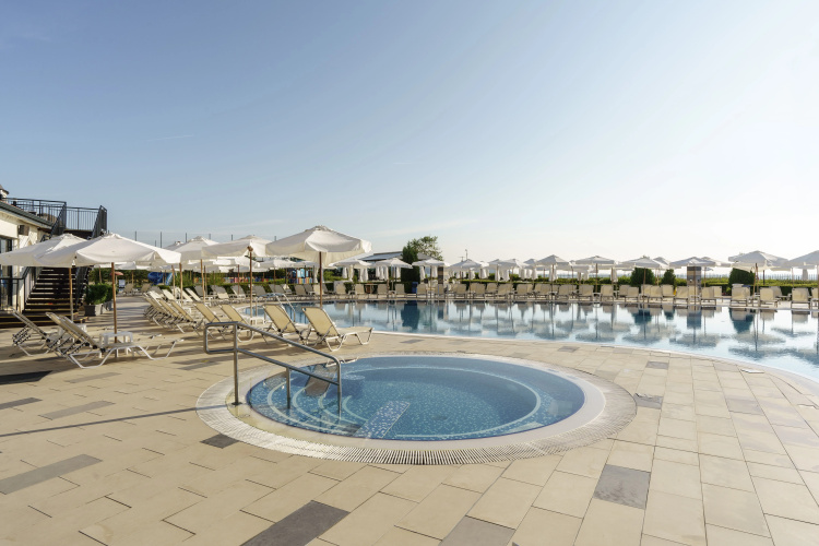 Alua Helios Bay
