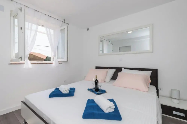 Apartment Semi