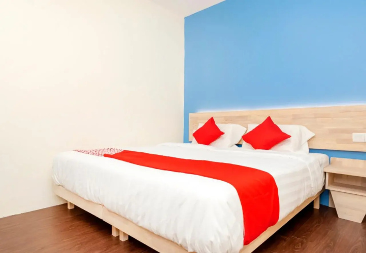 Bmw2 by OYO Rooms