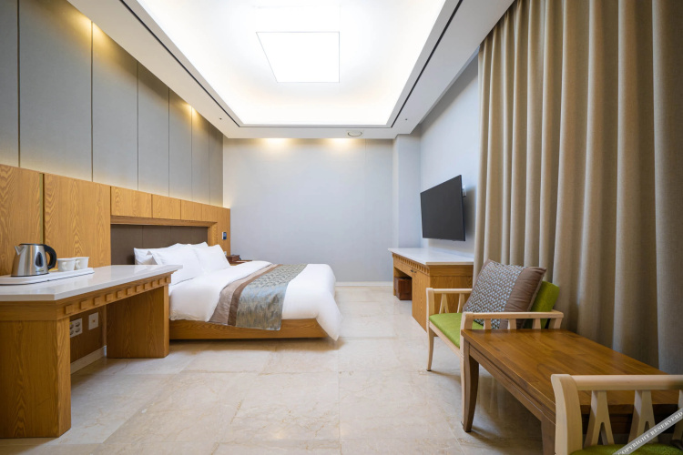 Naju Hotel Core