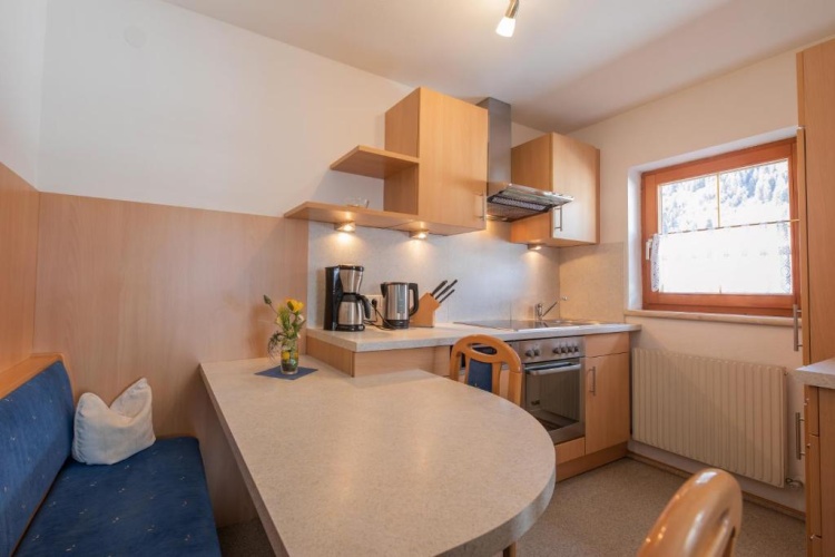 2 Bedrooms Apartment with mountain view