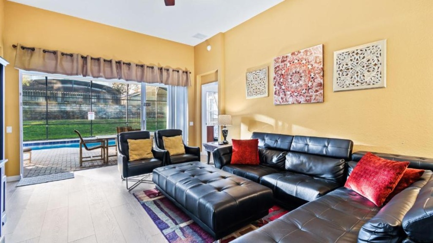 5 Bedrooms Cottage