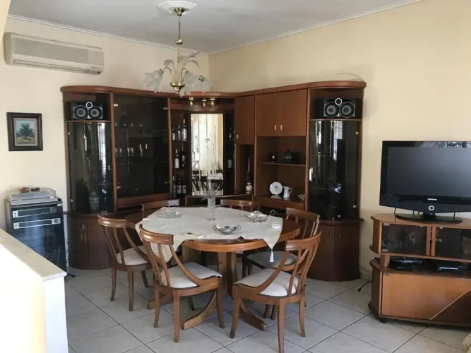 3 Bedrooms Cottage