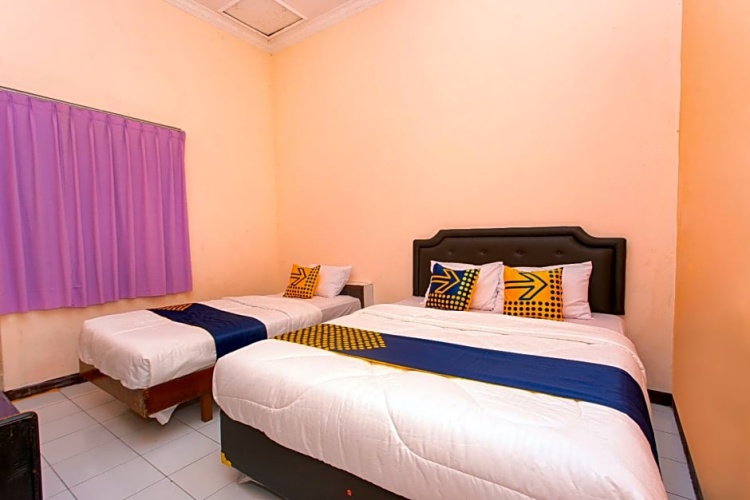 Economy Triple room