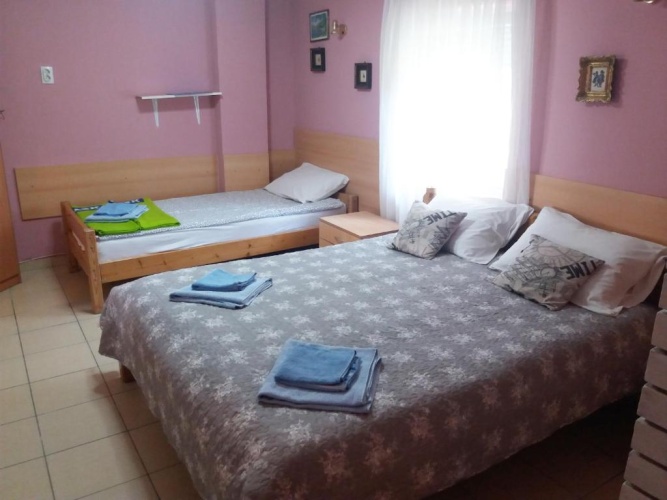 Standard Triple room