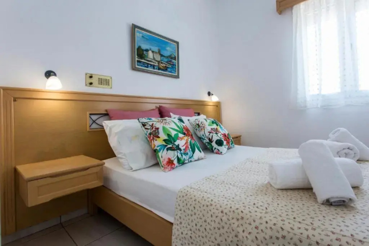 Polemis Studios & Apartments