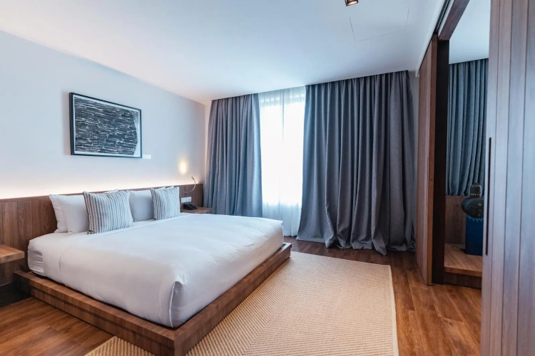 Deluxe Suite