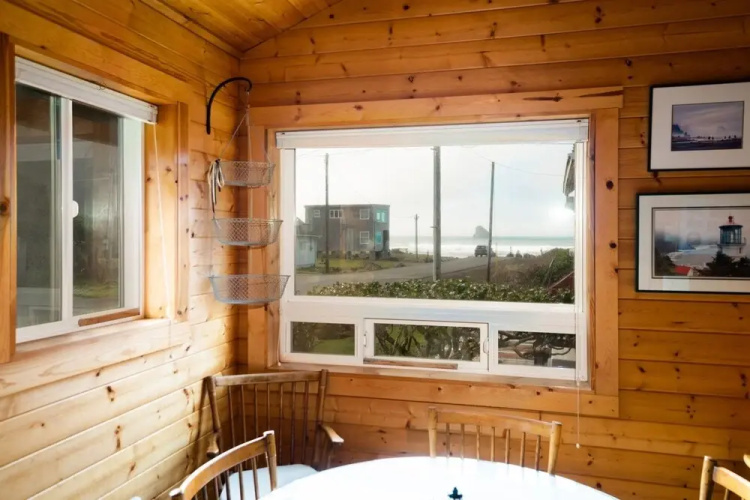 Pine Beach 2 Bedroom Cottage