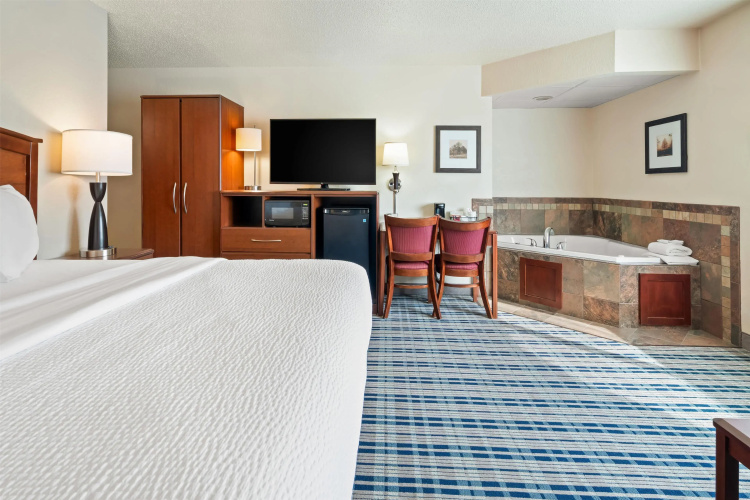AmericInn by Wyndham Dickinson