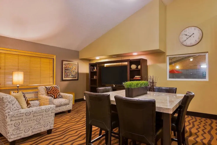 AmericInn Algona