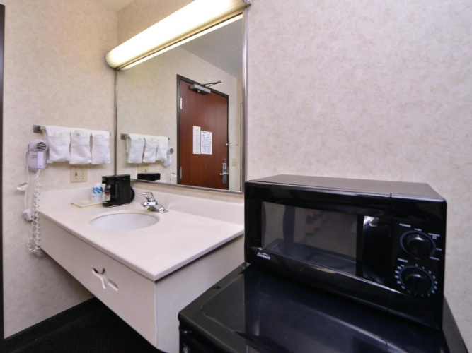 Mitchell Kelly Inn And Suites photo 19