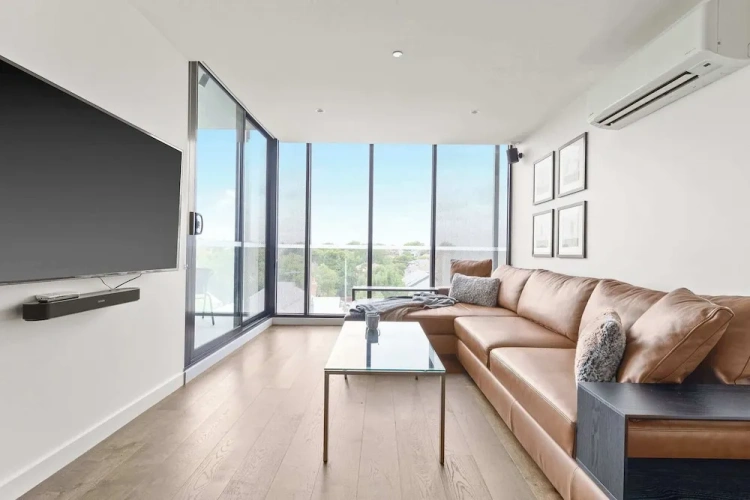2 Bedrooms Apartment