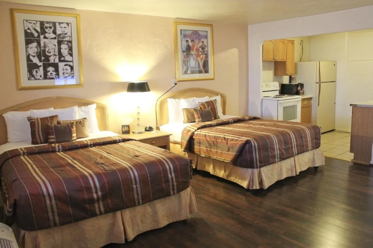 Standard Quadruple room