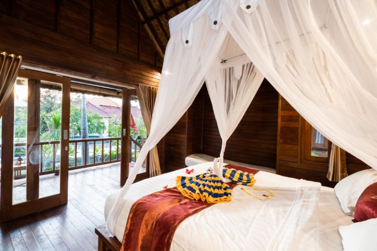 Deluxe room with pool view