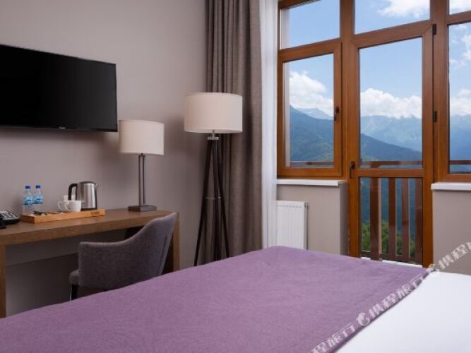 Двухместный номер Grand Premier с видом на горы (двуспальная кровать) - изображение 1