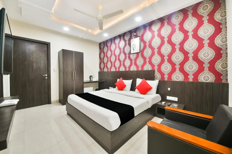 Hotel Flowers Inn