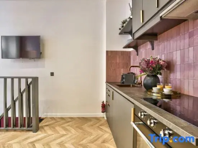 NEW! Eiffel Tour Splendid 2BR apt in Paris